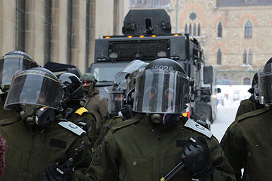 Police Block Central Ottawa : Truck Protest : February 2022 : Personal Photo Projects : Photos : Richard Moore : Photographer